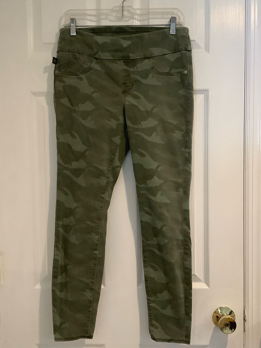 ROCK & REPUBLIC Denim Rx Fever Camo Slimming Pull On Stretch Crop Fall Pants 10